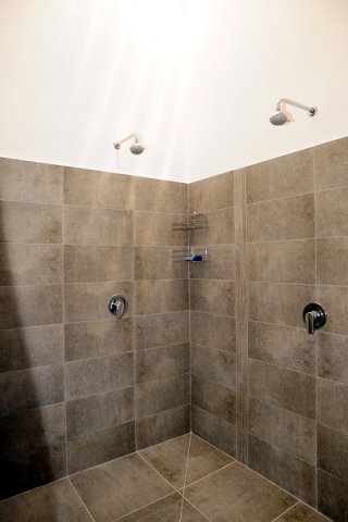 Immagini della nuova sede del Tora Kan Dojo
le docce maschili

Images of the new Tora Kan Dojo
The Men's showers